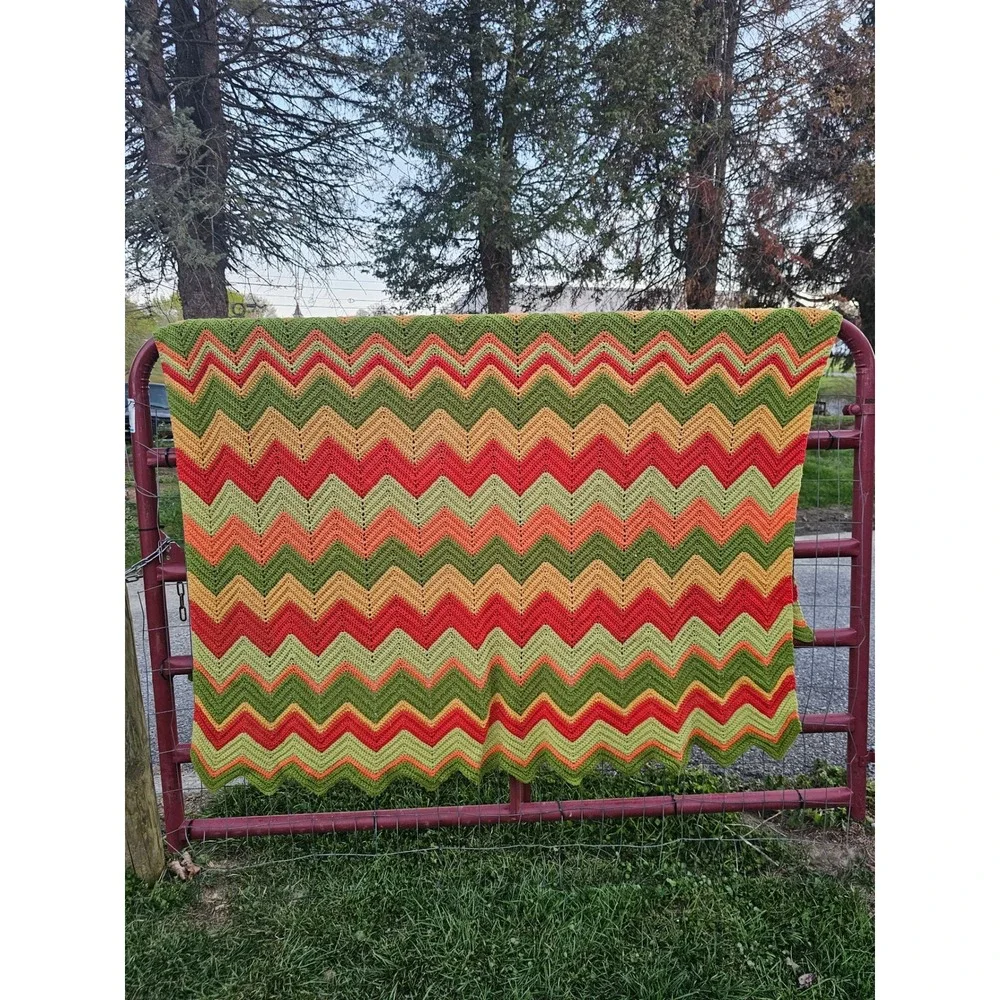 Vintage MCM 1960s 1970s Ripple ZigZag Chevron Afghan Granny Core Blanket Throw - Picture 5 of 7